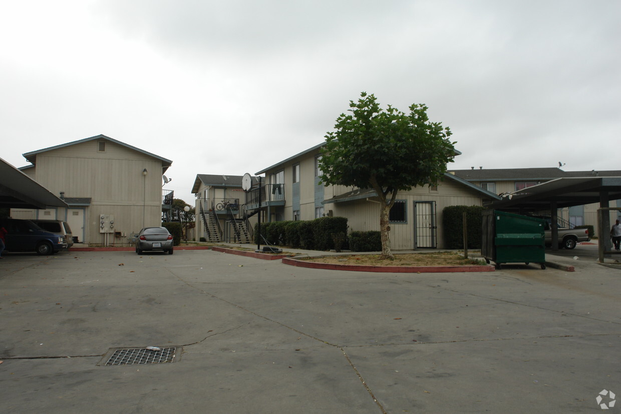 Primary Photo - Del Monte Avenue Apartments