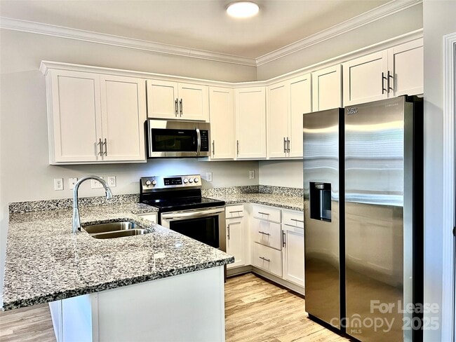 Building Photo - 2036 Summey Ave