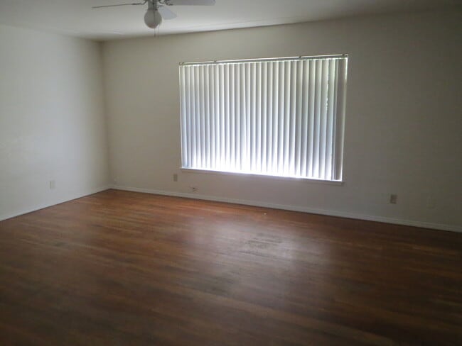 Building Photo - Andrews Duplex