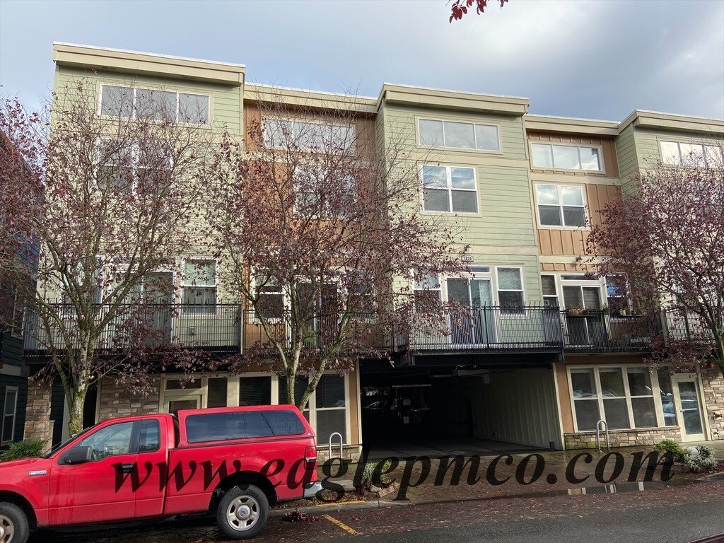 Foto principal - 7520 SE Milwaukie Ave