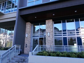 Building Photo - 518 Whiting Way