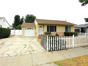 Building Photo - 17947 Emelita St