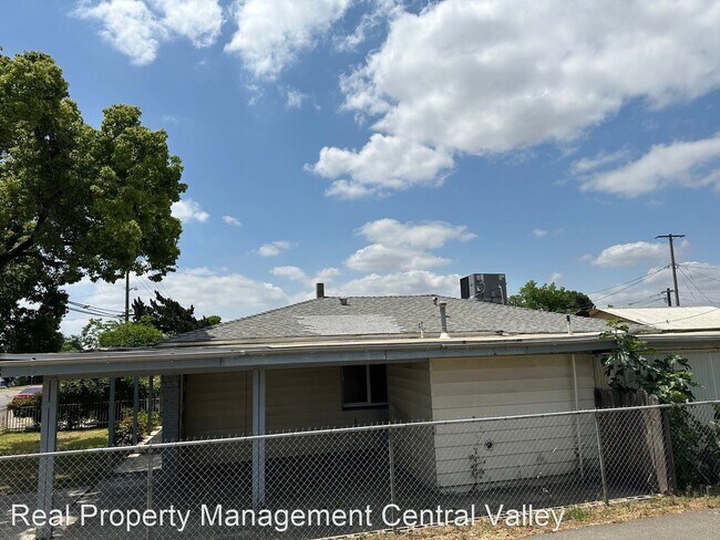 Building Photo - 3 br, 1 bath House - 1659 Central Ave.