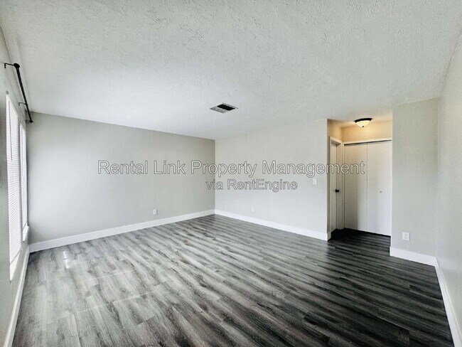 Foto del edificio - 4107 SE 18th Pl