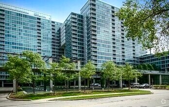 Building Photo - 9725 Woods Dr