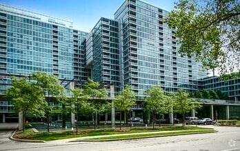 Building Photo - 9725 Woods Dr