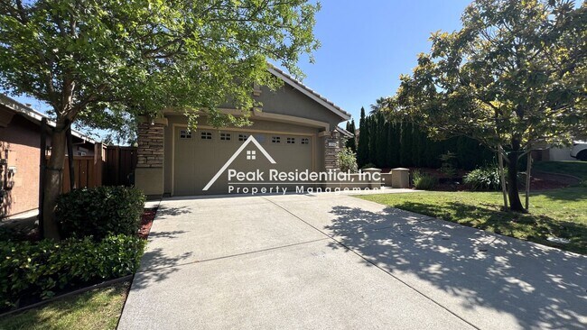 Foto del edificio - Beautiful 3bd/2ba Folsom Home with 2 Car G...