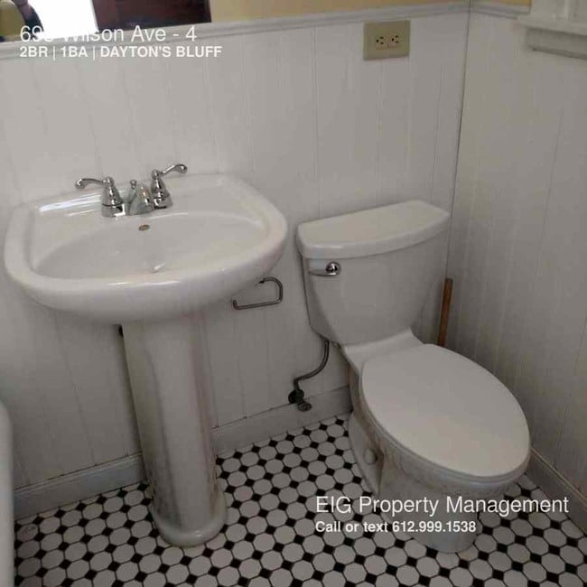 Building Photo - 693 Wilson Ave