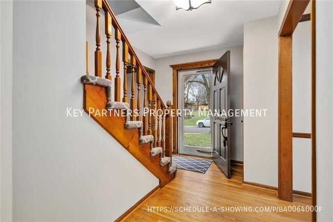 Building Photo - 14906 W 83rd Pl - Spacious!