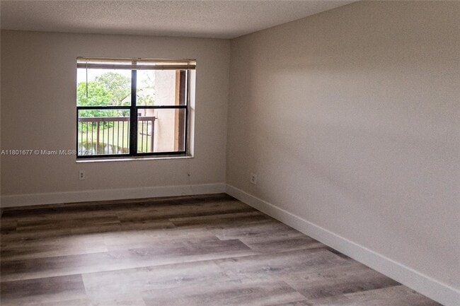 Foto del edificio - 4321 W McNab Rd