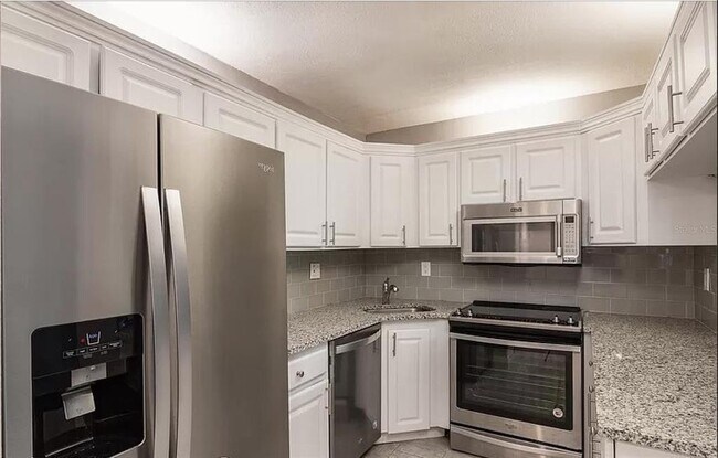 Foto del edificio - 2568 Pine Ridge Way S