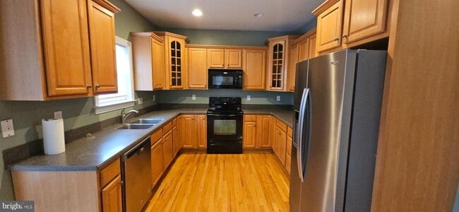 Building Photo - 110 Camaruge Ct