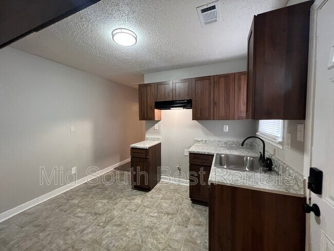 Foto del edificio - 1383 Gold Ave