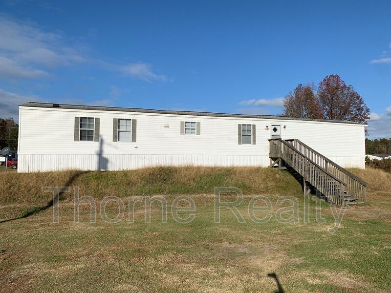 Foto principal - 126 Hemlock Ln