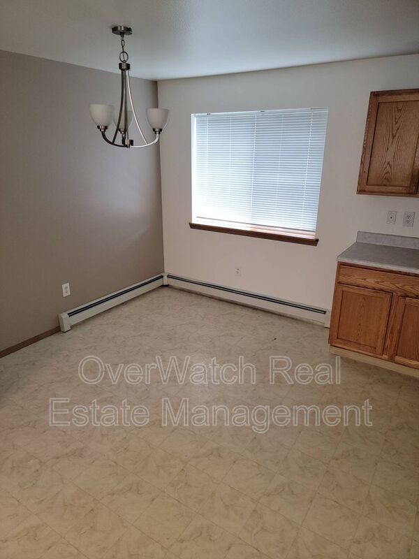 Building Photo - 3405 Oregon Dr