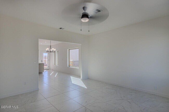 Foto del edificio - 500 E San Antonio Ave