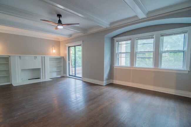 Foto del edificio - 844 W Lakeside Pl