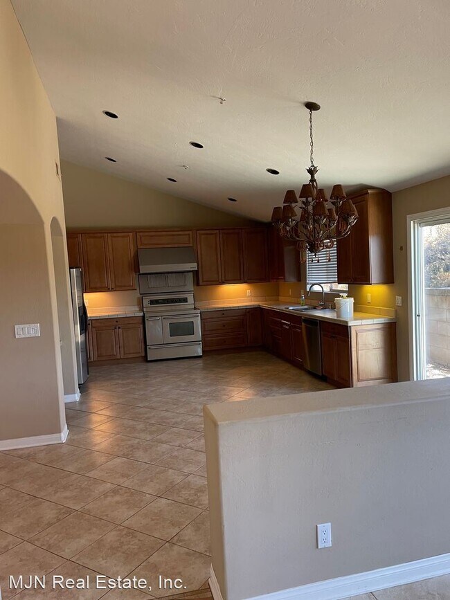 Foto del edificio - 3 br, 2 bath House - 16505 Wikiup Road