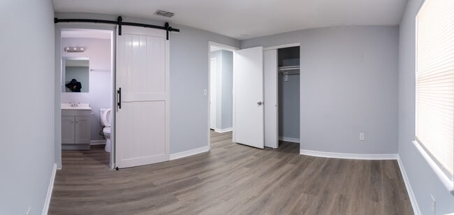 Building Photo - 10937 Key Coral Dr