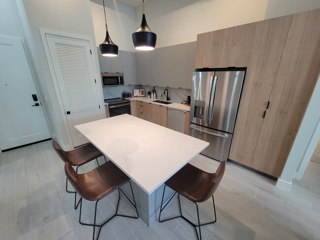 Building Photo - 3352 NW 84th Ave