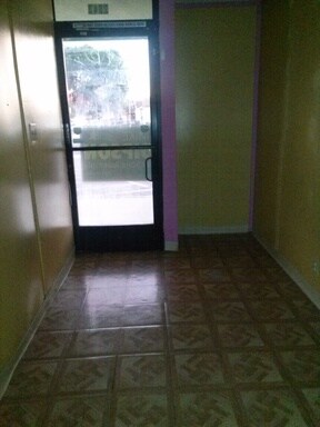 Building Photo - 2643 E Carson St