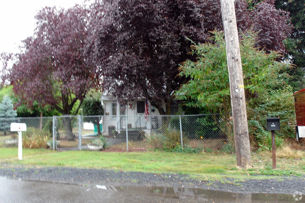 Building Photo - 4336 NE Sumner St