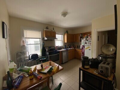 Primary Photo - 110 Murdock St