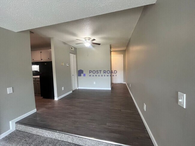 Building Photo - 2824 S Osage Ave