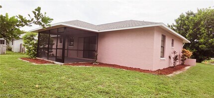 Building Photo - 930 SW 34th St