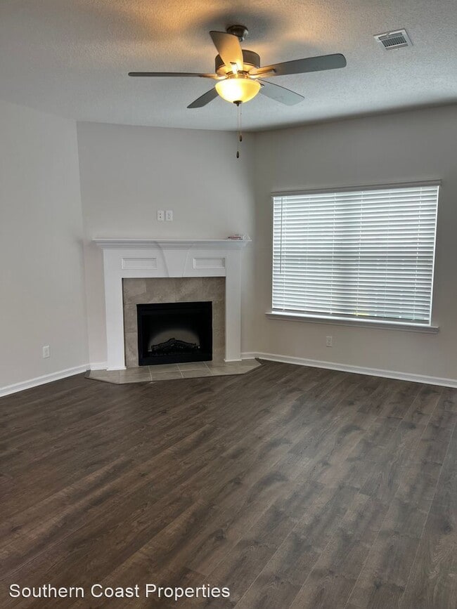 Building Photo - 4 br, 2.5 bath House - 305 Brightleaf Cir