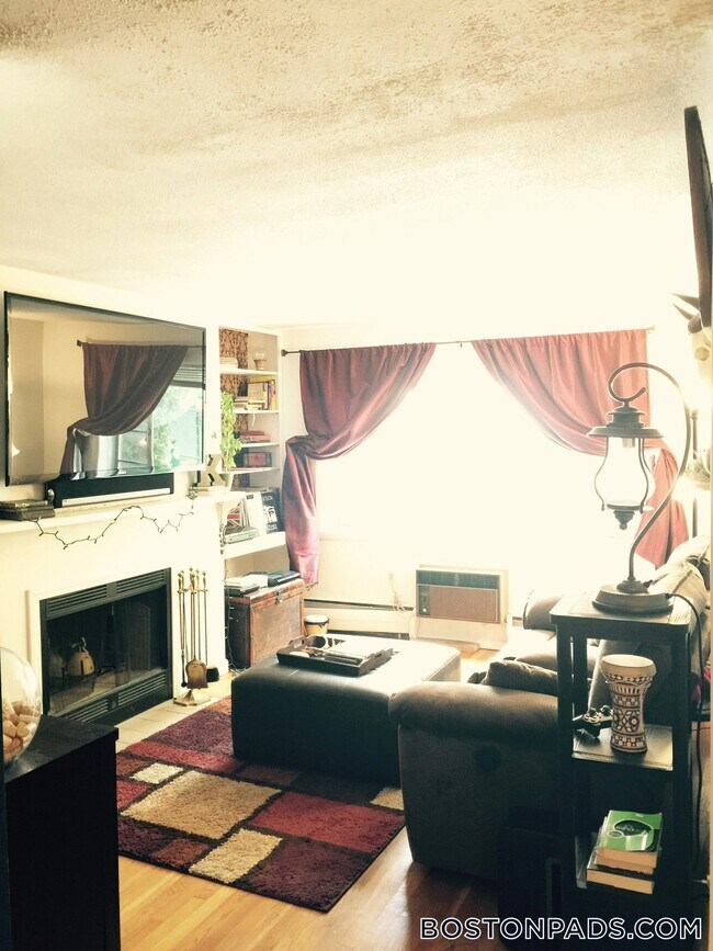 Building Photo - 50 Evergreen St