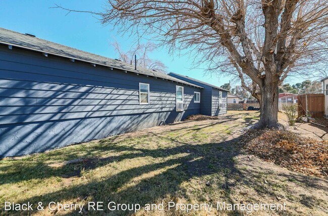 Building Photo - 3049 Cedar St