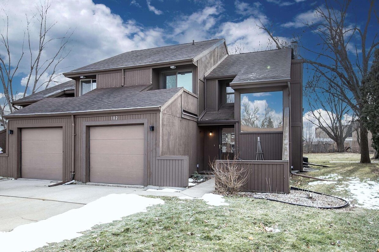 Foto principal - 102 Crab Apple Ct