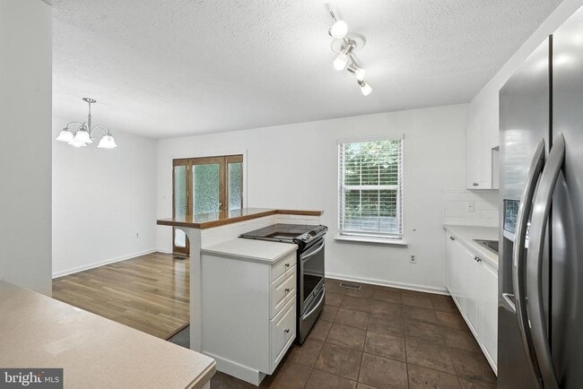 Building Photo - 18202 Macrae Ct