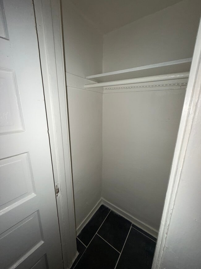 Building Photo - 522 S Soto St