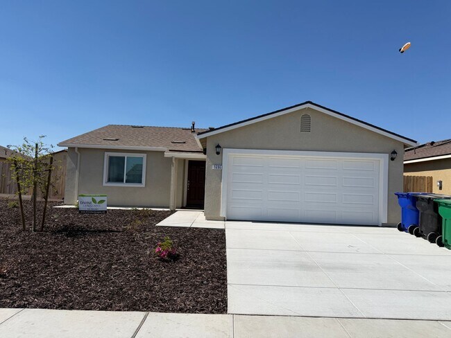 Foto del edificio - Beautiful Brand-New home for rent in Corcoran