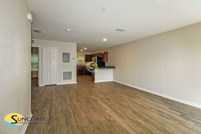 Foto del edificio - 9033 N Travis Dr