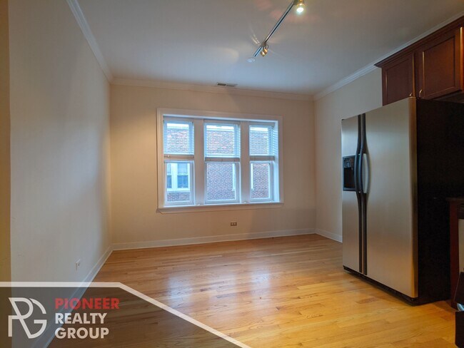 Building Photo - 3300 N Racine Ave