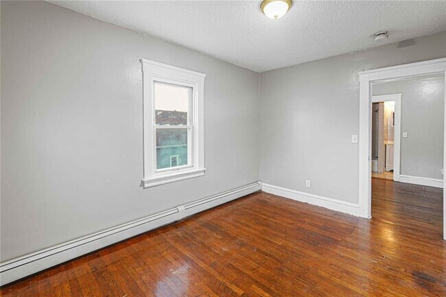 Foto del edificio - 126 Sumner Ave