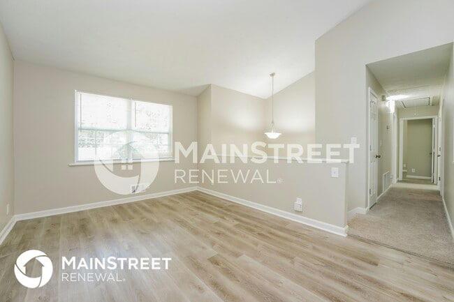 Foto del edificio - 2535 Kelly Lake Dr