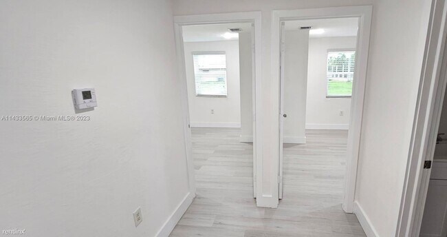 Building Photo - 4 br, 2 bath House - 11700 SW 220th St 117...