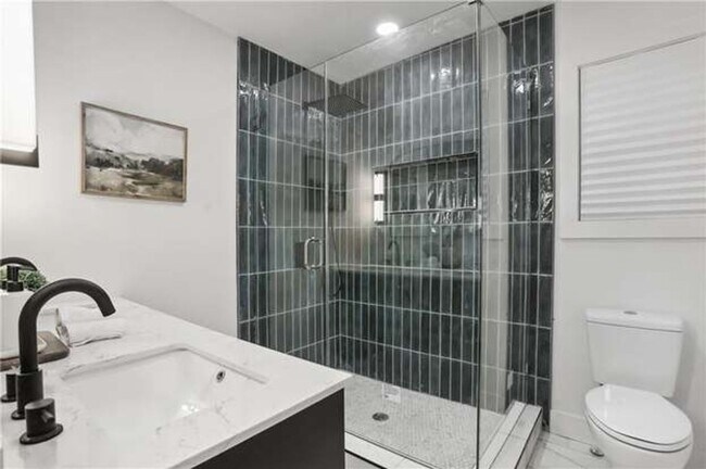 Foto del edificio - 1758 Emerald Ave SW
