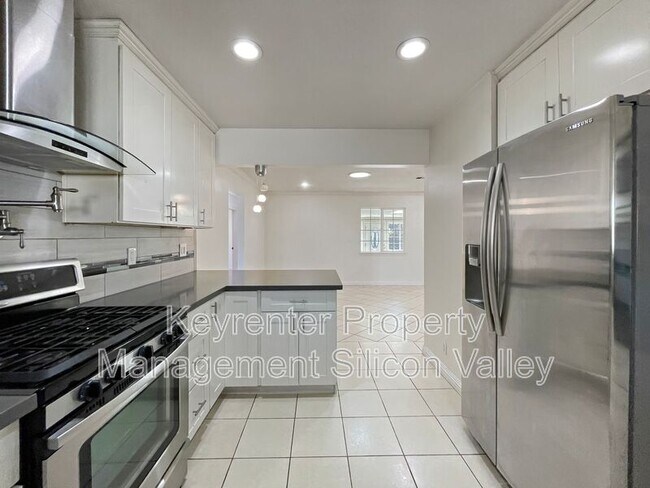 Foto del edificio - 3350 Denton Way