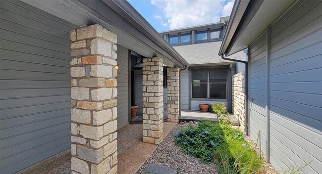 Building Photo - 8900 Mariscal Canyon Dr