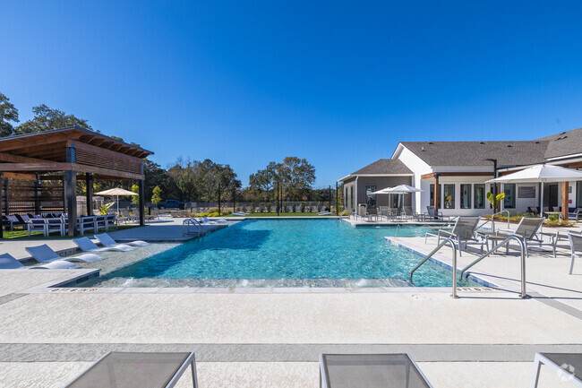 Pool & Outdoor Lounge Area - The Flats at East Bay