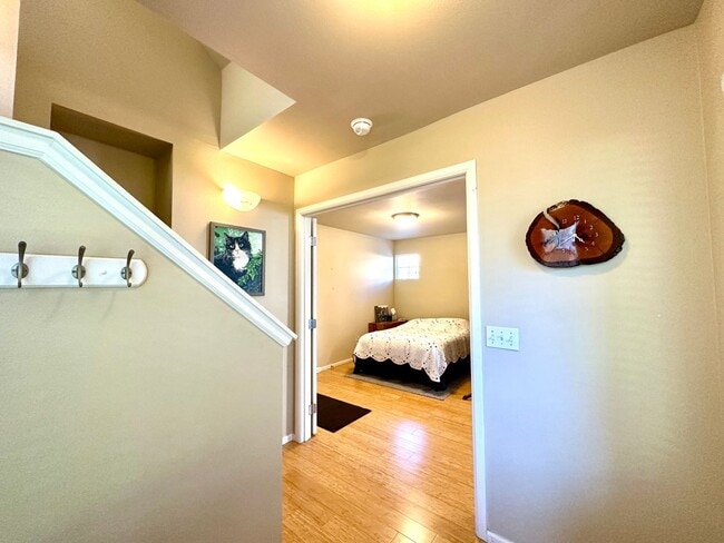 Building Photo - 3bd/2.5ba Sammamish Townhouse