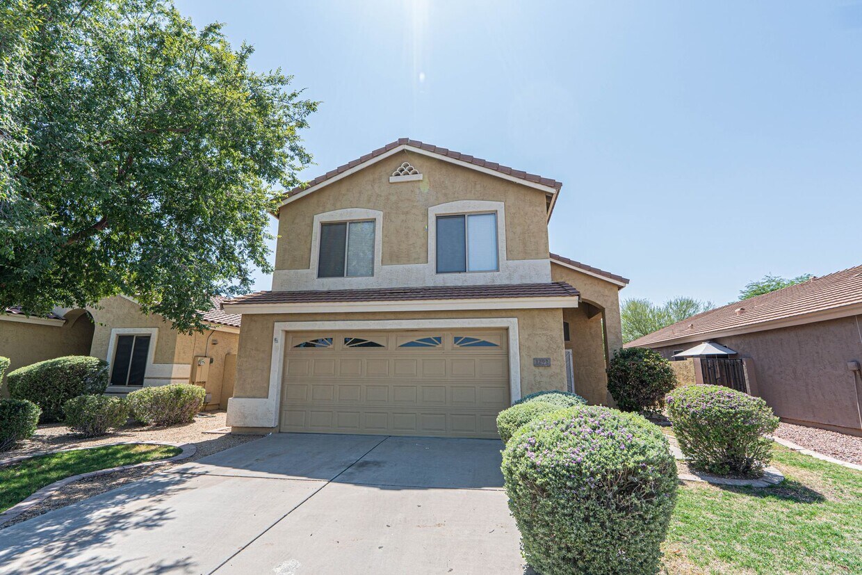 Foto principal - Lovely 3 bed/2.5 bath in Lindsay Ranch!