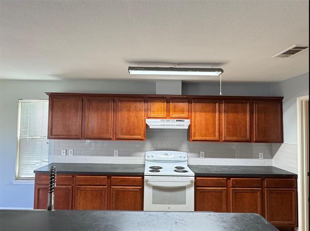 Foto del edificio - 6909 Planters Row Dr