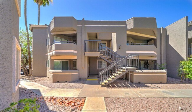 Foto del edificio - READY TO TOUR NOW! Great Townhouse with 2 Bedrooms 2 Bath!