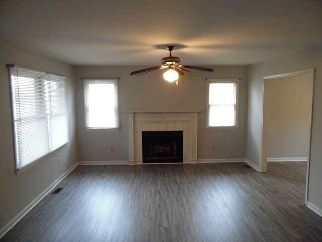 Foto del edificio - 4456 Hartland Pkwy